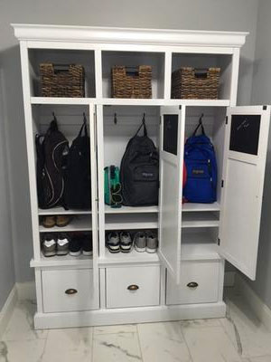 How Closed Locker Storage Hides Entryway Clutter